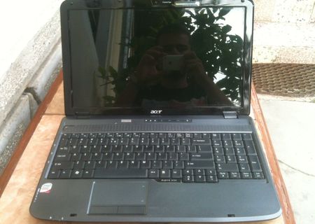 Acer aspire 5735 core 2 duo T5800 2mb 4GB DDR2 HDD 250 GB