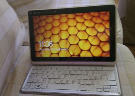 Acer Iconia W700