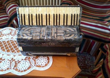 Acordeon HOHNER VERDI III C ca si nou