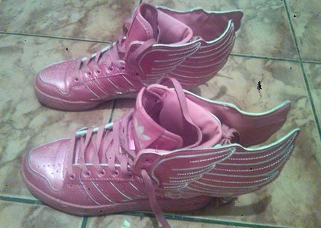 adidas jeremy scott wings 200 lei ,purtati de cateva ori