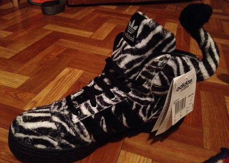 Adidas Jeremy Scott Zebra nr. 43