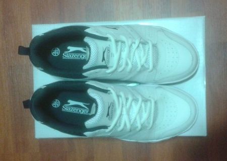 Adidasi Slazenger de tenis