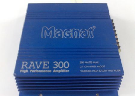 Amplificator MAGNAT 300W