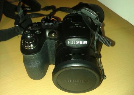 aparat foto FUJIFILM S1800