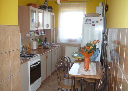 Apartament 2 camere, cart. Simeria