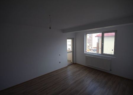 Apartament 2 camere, Decomandat, Etaj 2/3, Bucuresti SUD