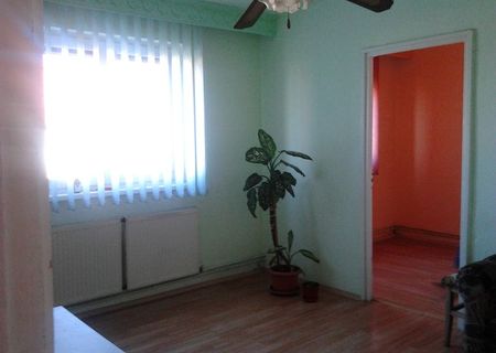 Apartament 3 camere+balcon