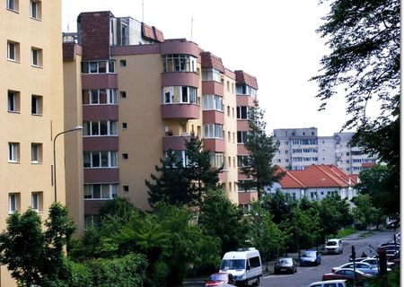 Apartament 3 camere, etaj 2, Valea Cetatii.