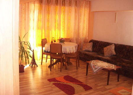 Apartament 3 camere in Rovinari