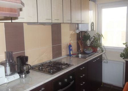 apartament 3 camere, zona Interex