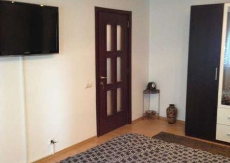 Apartament de vânzare cu 3 camere,2 balcoane,o baie, zona centrală , foarte liniștita