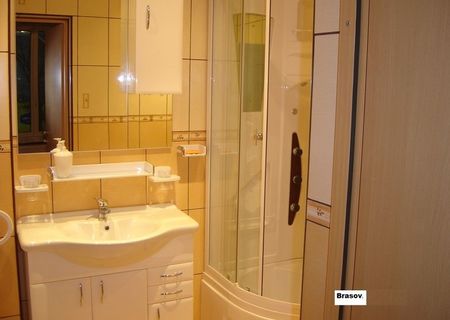 Apartament in casa, zona centrala