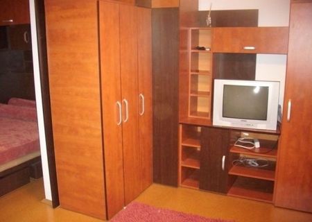 Apartament inchiriat  2 camere nedecomandate, Hipodrom 3