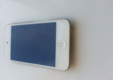 Apple iPod Touch 4th gen 8GB alb