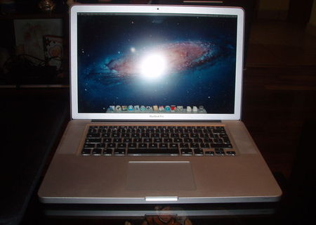 Apple MacBook Pro i7