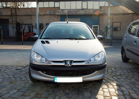 Autoturism Peugeot 206, fabricata in Franta in anul 2007