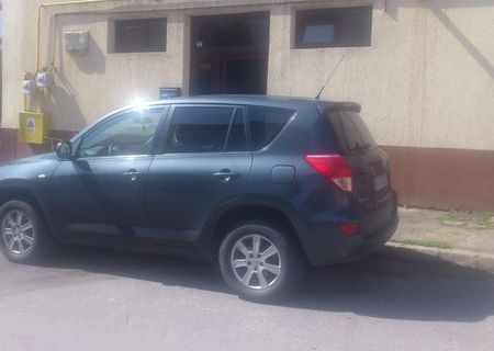 Autoturism Toyota RAV4