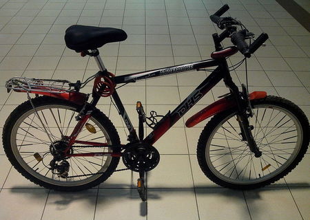 Bicicleta DHS aproape noua