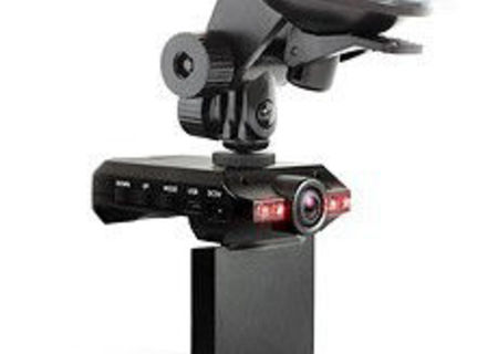 Camera video portabila HD cu inregistrare DVR speciala pentru auto si ecran TFT 2.5"