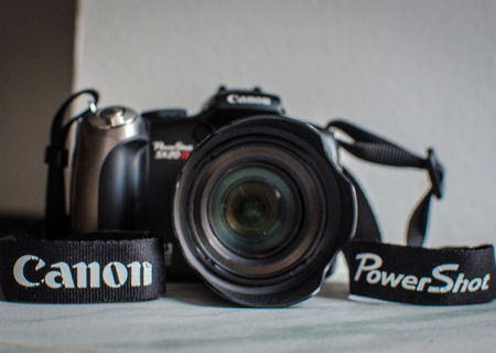 "Canon PowerShot SX 20 IS - 12mpx, zoom optic 20x, LCD 2.5""