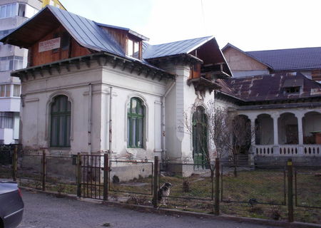 Casa arhitectura deosebita, vila boiereasca, central la super pret! URGENT