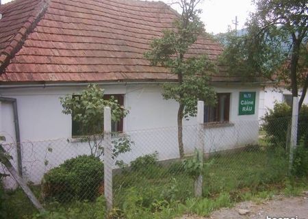 Casa la 8 KM de Zalau