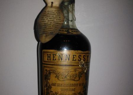 Cognac Hennessy (sticla veche, aprox 45 ani)