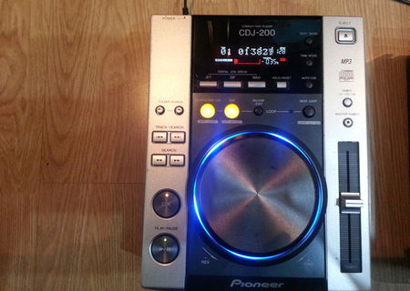 Consola PioneerCDJ 200 Plus MIXER BEHRINGER DJX 750 + mic.