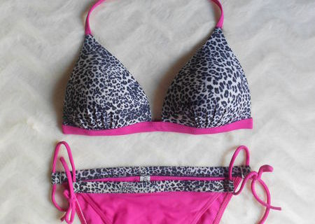 Costum de baie deux pieces roz/fuchsia cu animal print