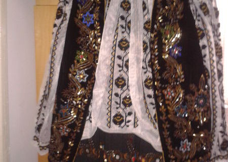 Costum national de dama !