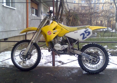 Cross Suzuki