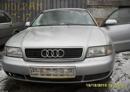 dezmembrez audi a4