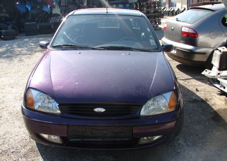 Dezmembrez Ford Fiesta din 2000