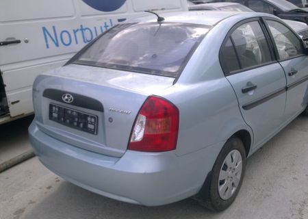 Dezmembrez Hyundai Accent 2000