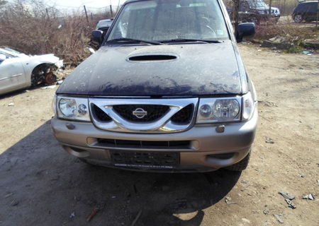 Dezmembrez Nissan Terrano II 2.7 TDI an fab. 2002