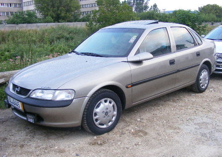 dezmembrez opel vectra b