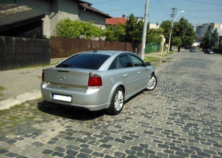 Dezmembrez Opel vectra C&B