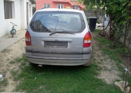 Dezmembrez Opel Zafira