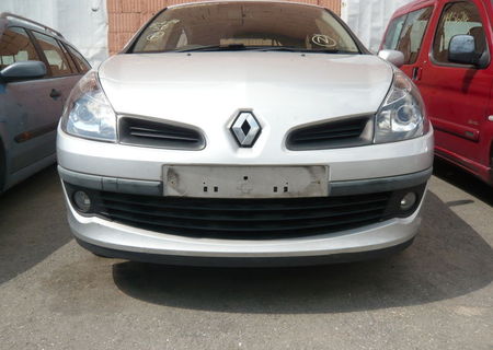 Dezmembrez Renault clio 3,  2006