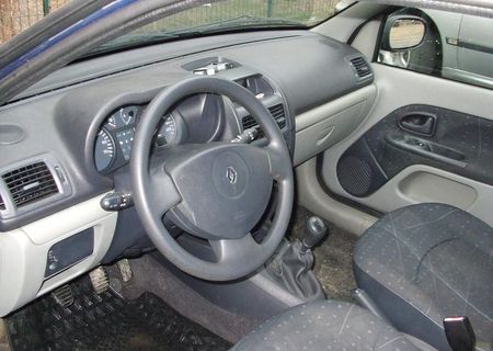 Dezmembrez Renault Clio2 1.5 dci