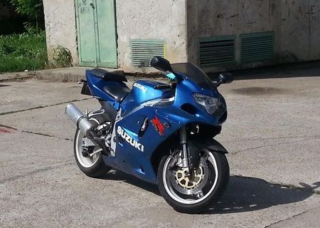 dezmembrez suzuki gsxr 750 k1 2000