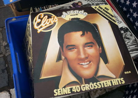 Discuri de vinil cu Elvis Presley