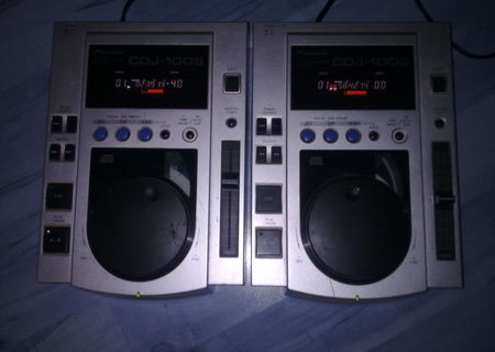 Doua Cd-playere DJ Pioneer CDJ-100S intr-o stare foarte buna!