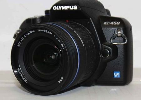 DSLR Olympus E450 + 3 obiective (14-42 mm, 40-150 mm, 25 mm) - impecabil