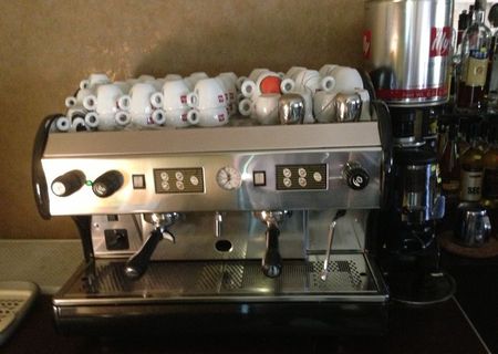 Espressor profesional pentru bar + rasnita + dedurizator