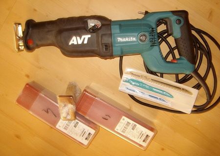 fierastrau electic makita