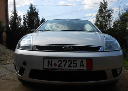 Ford Fiesta Ghia 1.3 , an 2003 , euro 4