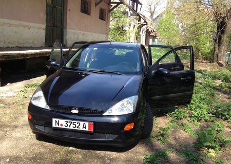 Ford Focus 1.8 16V taxa mica Model 2002