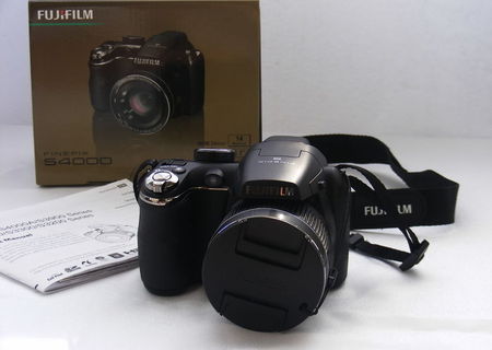 Fuji FinePix S4000