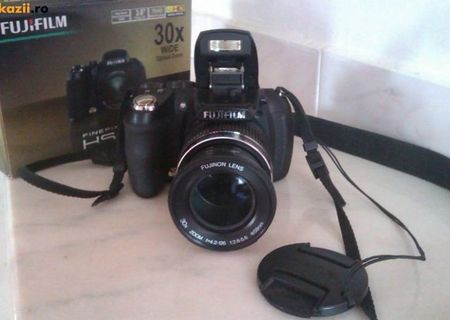 Fujifilm FinePix HS10